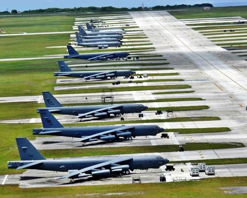Máy bay ném bom chiến lược B-52H của Mỹ triển khai ở Guam